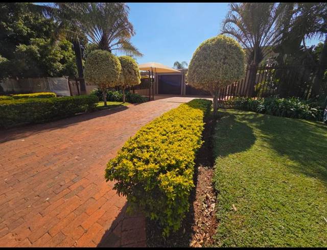 3 BEDROOM HOUSE FOR SALE IN SINOVILLE